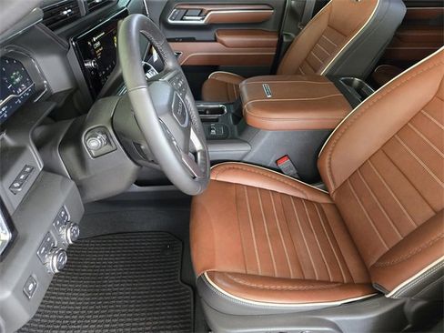 Used 2025 GMC Sierra 3500 Denali Ultimate image 12
