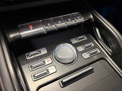 Used 2025 Lincoln Nautilus Premier w/ Equipment Group 102A image 12