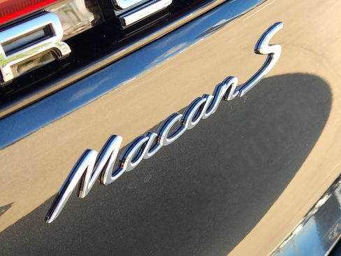 Used 2019 Porsche Macan S AWD/4WD image 12
