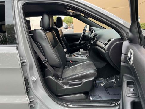Used 2022 Jeep Grand Cherokee Laredo X RWD image 22