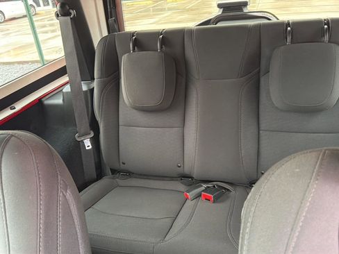 Used 2019 Jeep Wrangler Sport AWD/4WD image 18