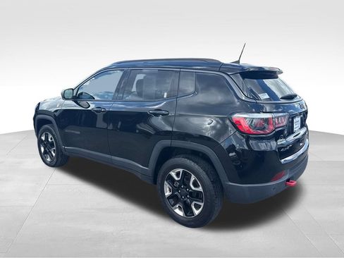 Used 2018 Jeep Compass Trailhawk w/ Leather Interior Group AWD/4WD image 3