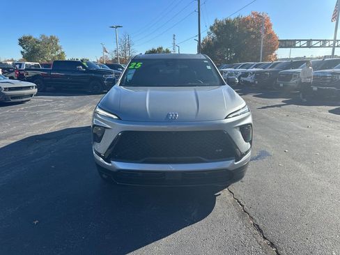 Used 2025 Buick Enclave Sport Touring image 3