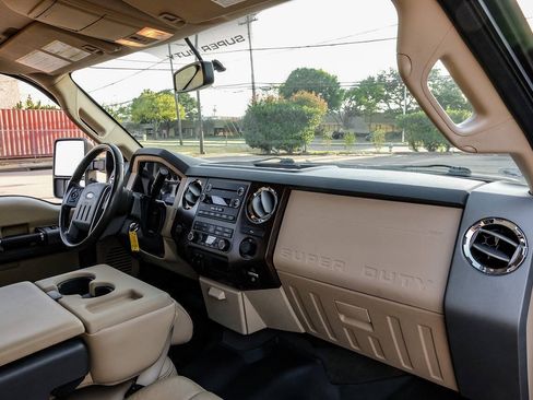 Used 2012 Ford F250 Lariat w/ Lariat Interior Pkg AWD/4WD image 18