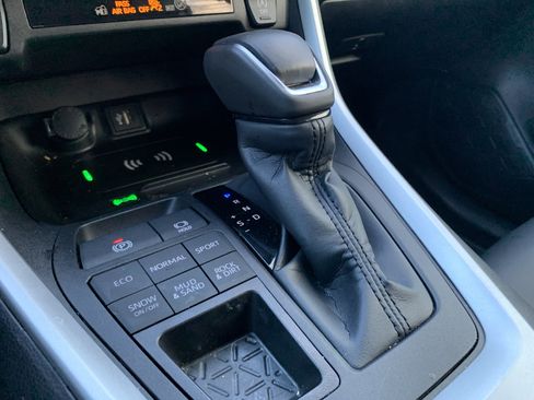 Used 2024 Toyota RAV4 XLE Premium image 26