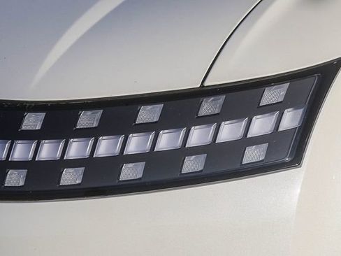 New 2026 Hyundai Ioniq 9 SE image 8