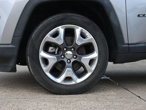 Used 2018 Jeep Compass Limited w/ Navigation Group AWD/4WD image 30