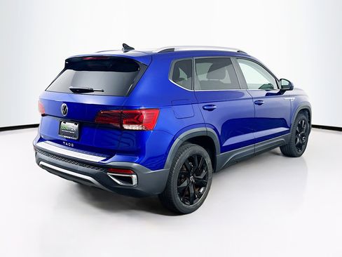 Used 2023 Volkswagen Taos SE w/ Panoramic Sunroof Package FWD image 9