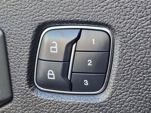 Used 2018 Ford F150 Lariat image 16