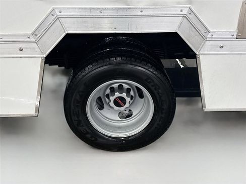 New 2026 GMC Savana 4500 w/ Driver Convenience Package image 19