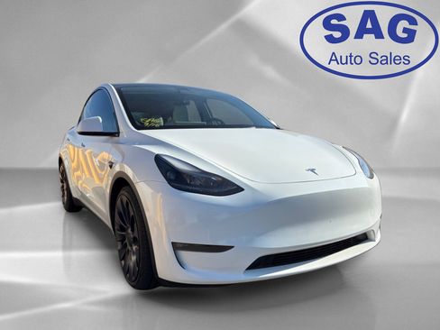 Used 2023 Tesla Model Y Performance AWD/4WD image 2
