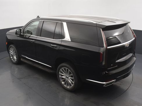 Used 2024 Cadillac Escalade Premium Luxury image 25