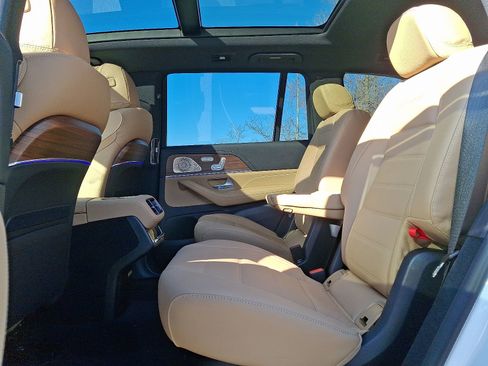 New 2026 Mercedes-Benz GLS 580 4MATIC image 6