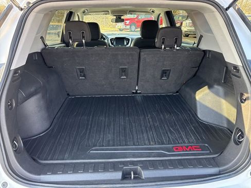Used 2020 GMC Terrain SLE w/ Driver Convenience Package image 10