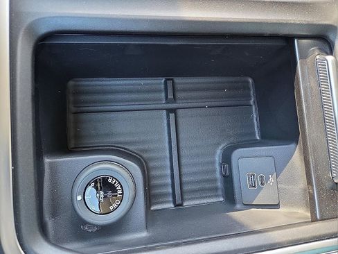 New 2026 Ford Expedition Active image 22