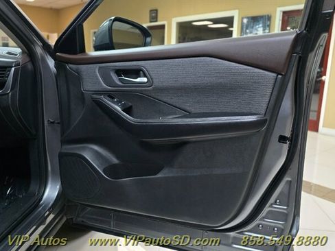 Used 2023 Nissan Rogue SV FWD image 12