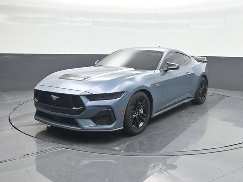 Used 2025 Ford Mustang GT RWD image 29