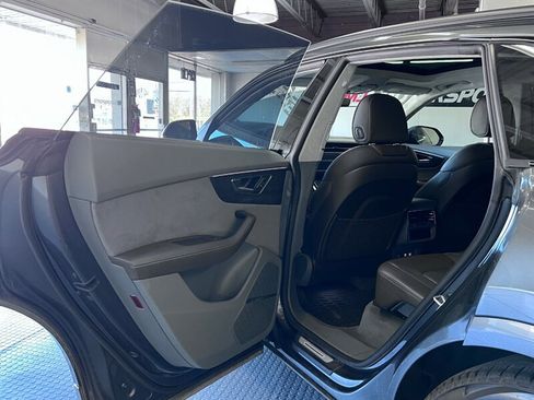 Used 2019 Audi Q8 Prestige image 37