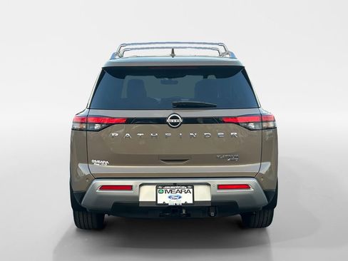 Used 2023 Nissan Pathfinder Platinum AWD/4WD image 4