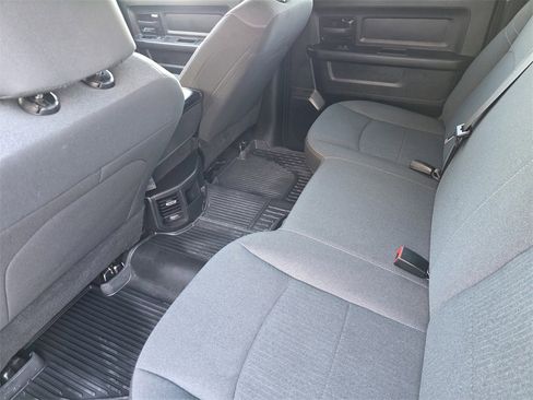 Used 2024 RAM 2500 Tradesman w/ Chrome Appearance Group image 21