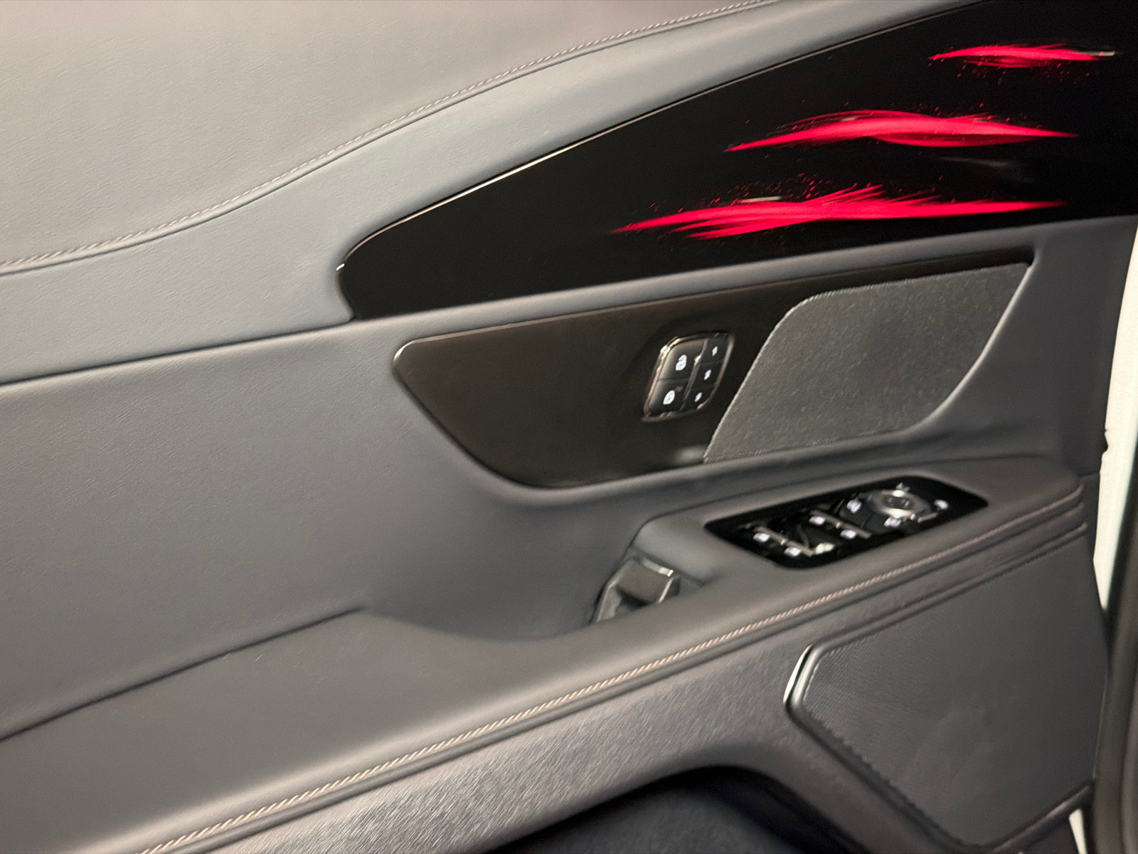 New 2026 Lincoln Nautilus Premier AWD/4WD image 19