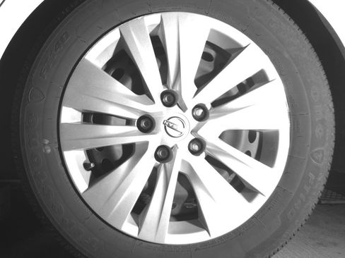 Used 2025 Nissan Sentra S FWD image 14