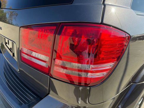 Used 2017 Dodge Journey SE w/ Flexible Seating Group image 58