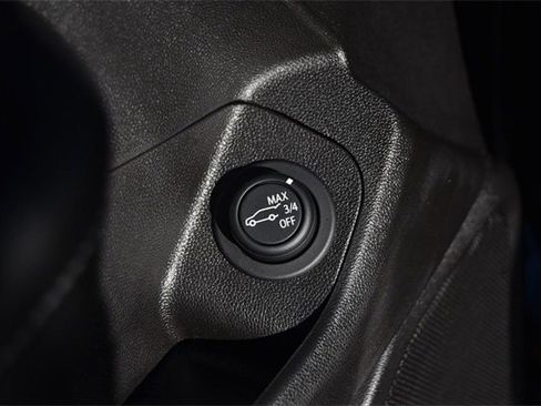 Used 2024 GMC Terrain SLT image 9