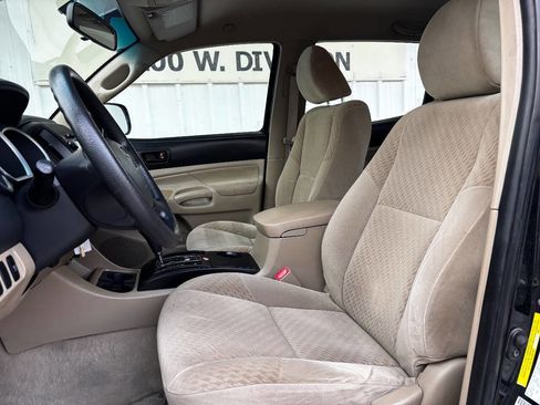 Used 2010 Toyota Tacoma PreRunner image 18