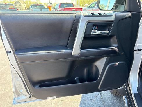 Used 2018 Toyota 4Runner SR5 Premium AWD/4WD image 20