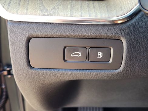 New 2026 Volvo XC60 T8 Plus w/ Protection Package Premier AWD/4WD image 18