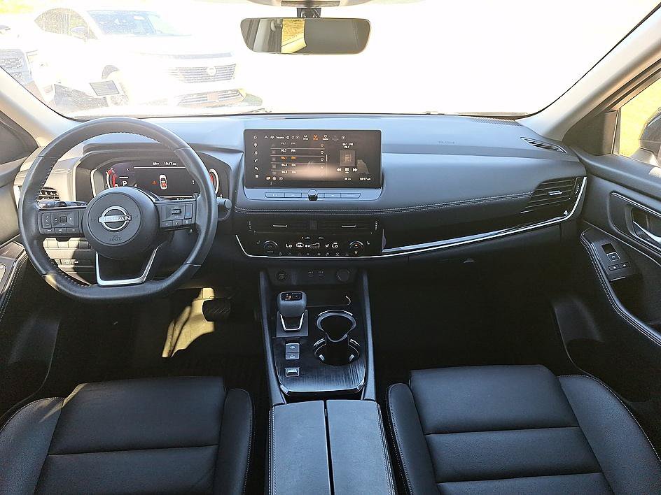 Certified 2024 Nissan Rogue SL w/ SL Premium Package FWD image 19