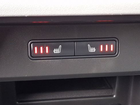 Used 2017 Land Rover Discovery Sport HSE image 12