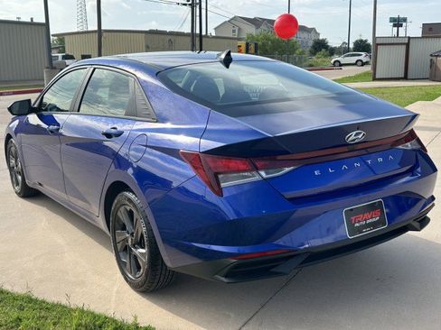Used 2023 Hyundai Elantra SEL FWD image 9