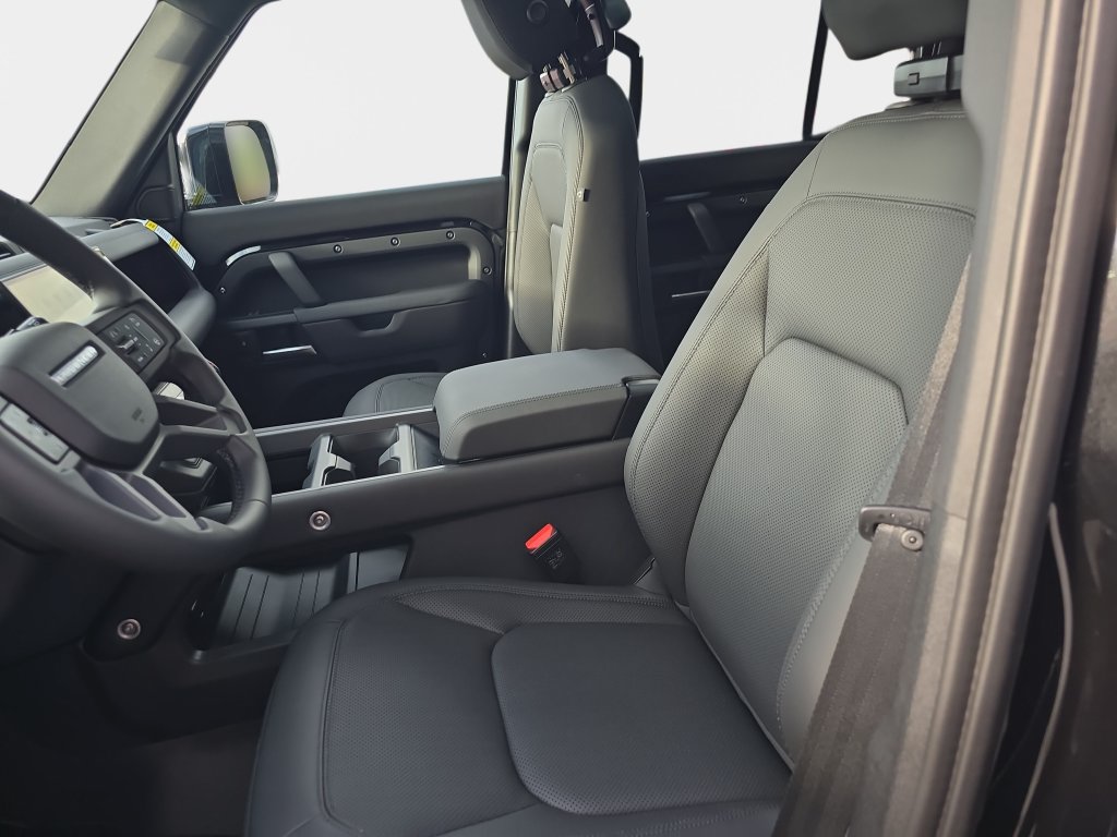 New 2026 Land Rover Defender 110 X-Dynamic SE AWD/4WD image 12