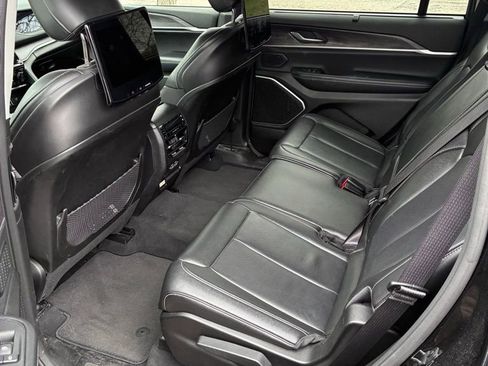 Used 2023 Jeep Grand Cherokee L Limited w/ Luxury Tech Group II image 7