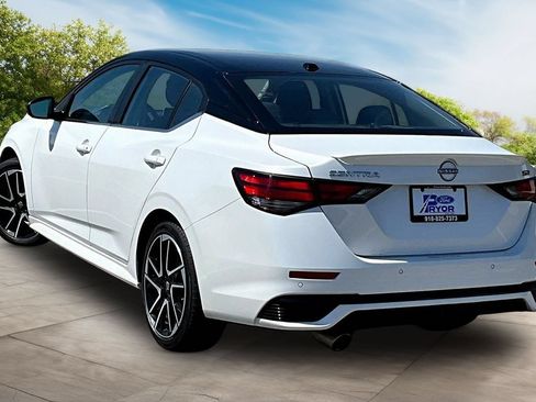 Used 2024 Nissan Sentra SR FWD image 9