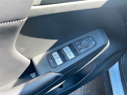 Used 2024 Mitsubishi Outlander FWD image 13