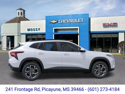 New 2026 Chevrolet Trax LT image 5