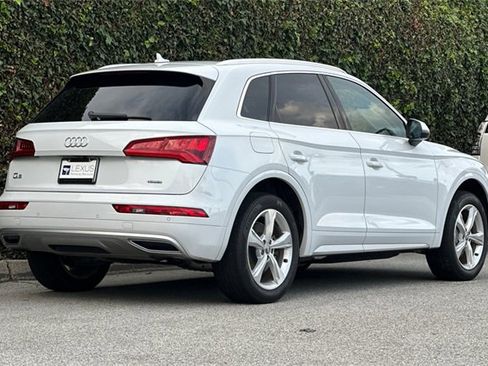 Used 2020 Audi Q5 2.0T Premium w/ Convenience Package image 4