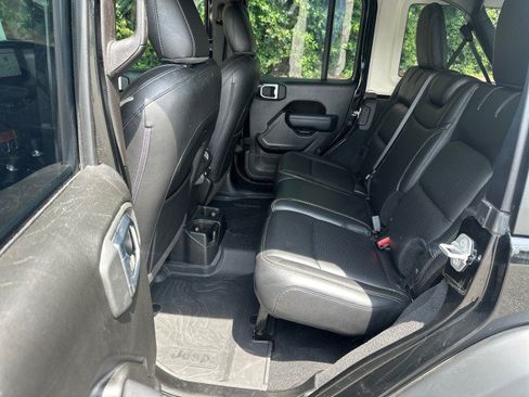 Used 2025 Jeep Wrangler Unlimited Sport AWD/4WD image 17