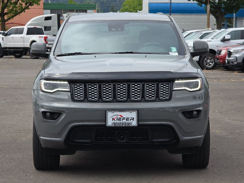 Used 2022 Jeep Grand Cherokee Laredo X AWD/4WD image 9