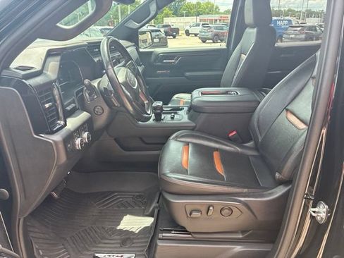 Used 2022 GMC Sierra 1500 AT4 w/ AT4 Premium Package AWD/4WD image 17