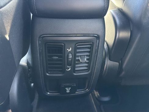 Used 2017 Jeep Grand Cherokee Altitude AWD/4WD image 20