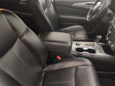 Used 2018 Nissan Pathfinder SL image 21