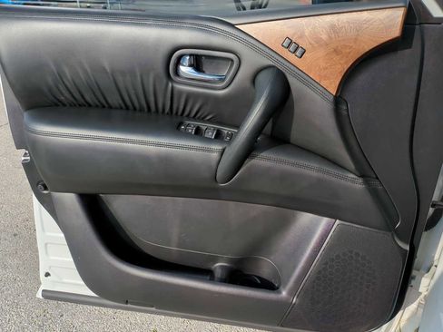 Used 2022 Nissan Armada SL w/ Captain's Chairs Package image 23