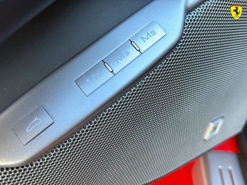 Used 2019 Ferrari Portofino image 38