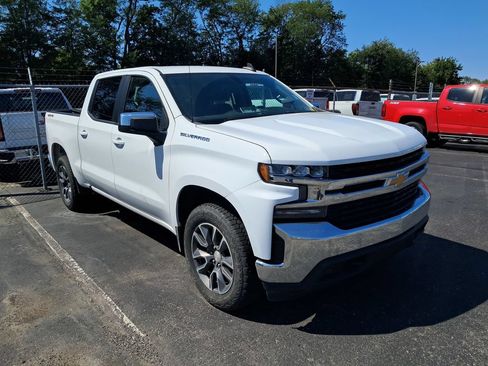 Used 2022 Chevrolet Silverado 1500 LT AWD/4WD image 6