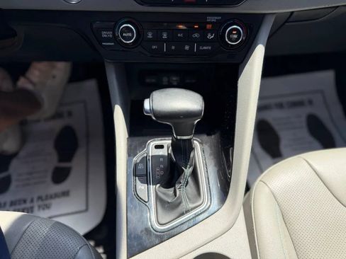Used 2019 Kia Niro EX Premium w/ Sunroof Package FWD image 52
