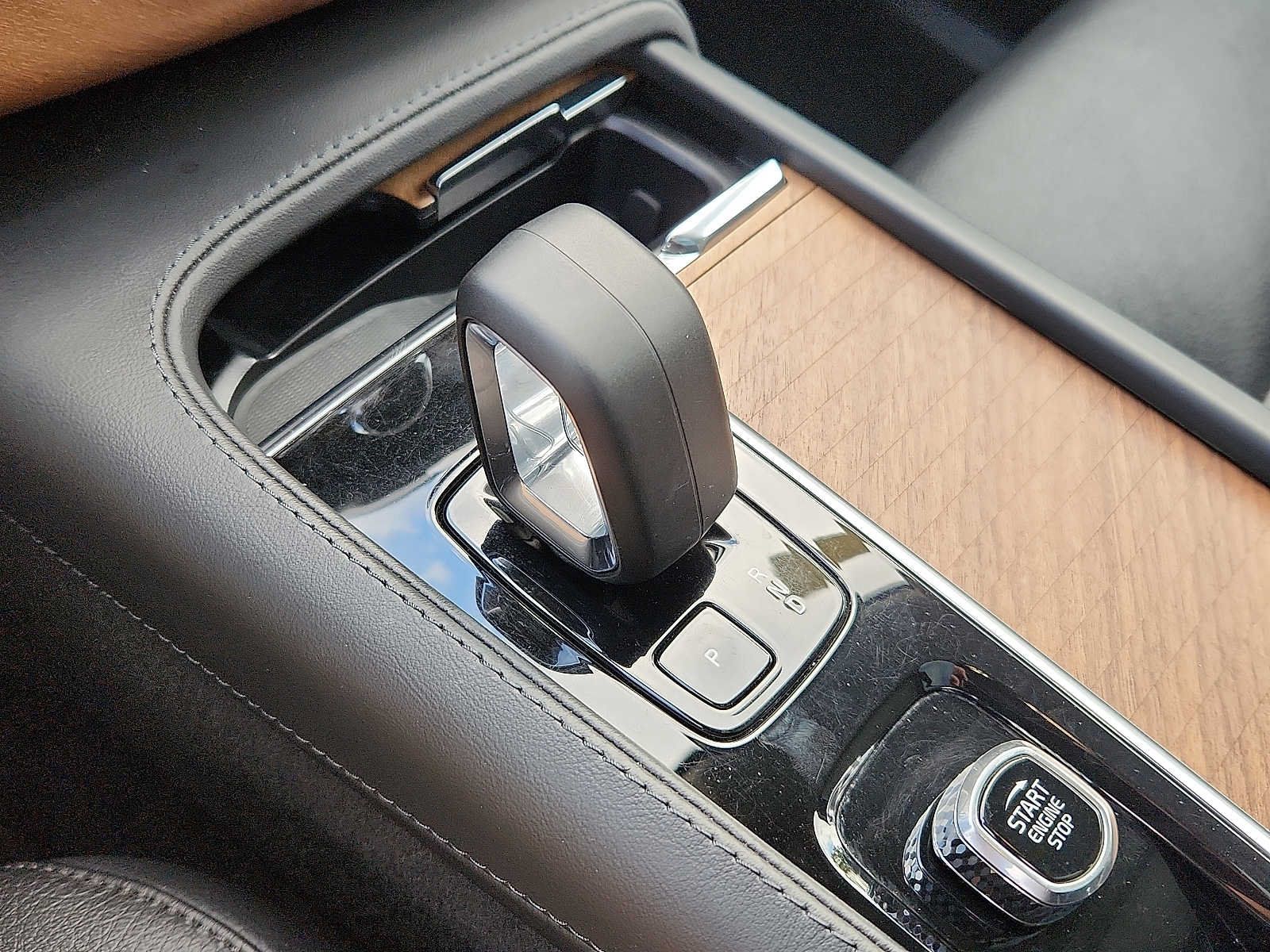 Certified 2023 Volvo XC90 B6 Plus AWD/4WD image 14